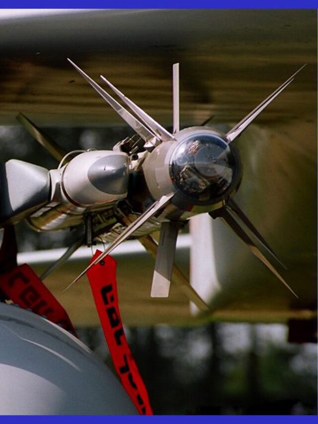 Photo Credit: Hesja Air-Art Photography / The Israeli Air Force (IAF) F-15I is armed with 2 Python-5 air-to-air missiles fitted on racks on the conformal fuel tanks (CFTs)