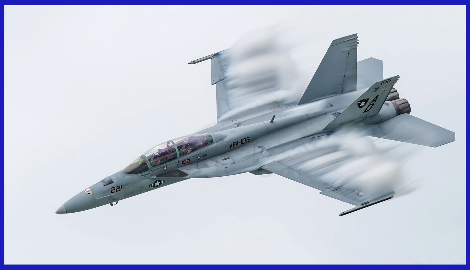 Photo Credit: Hesja Air-Art Photography / Roaring Majesty: The Boeing F/A-18F Super Hornet Dominates the Skies in an Air Show